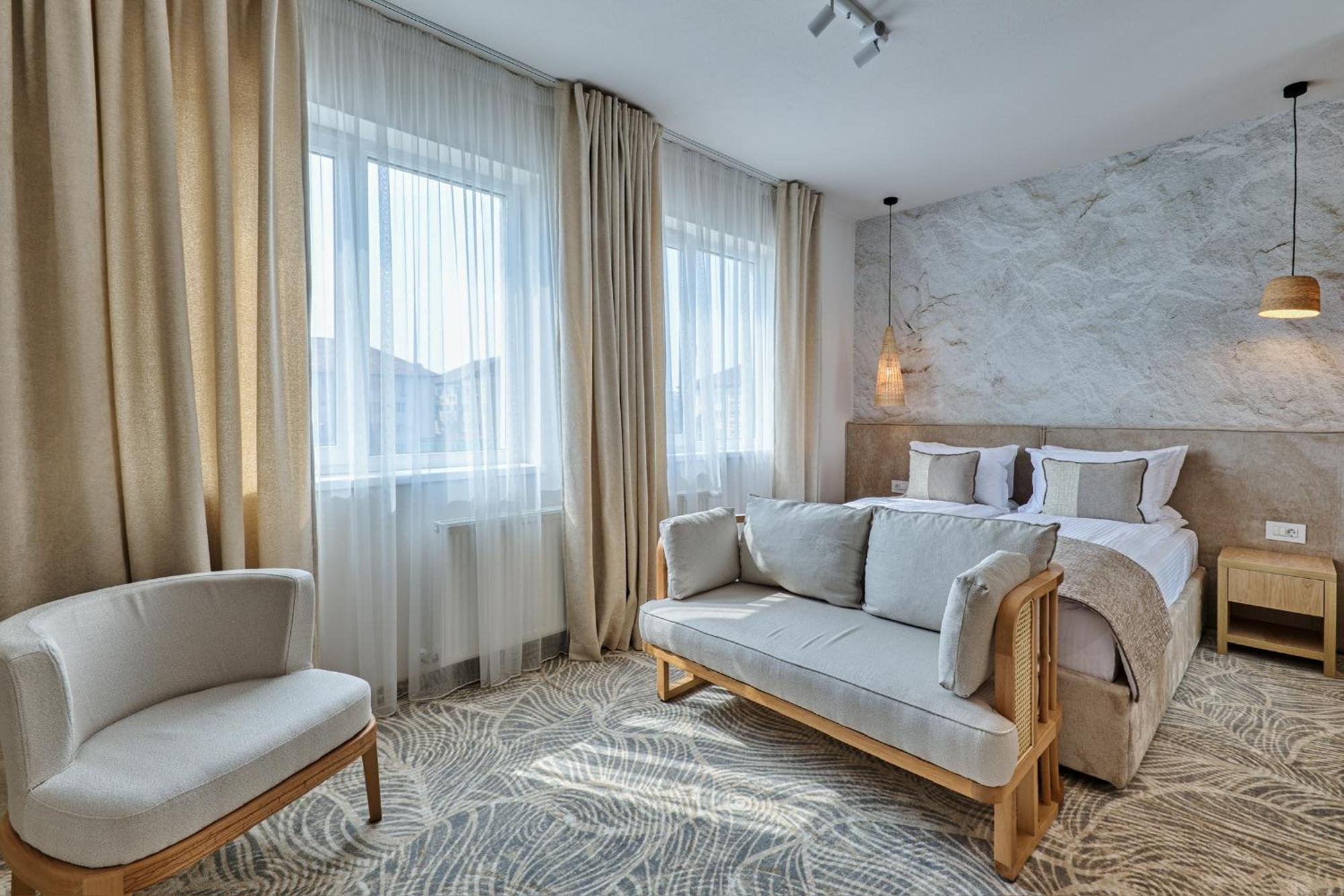 Hotel Serenity 蒂米什瓦拉 外观 照片