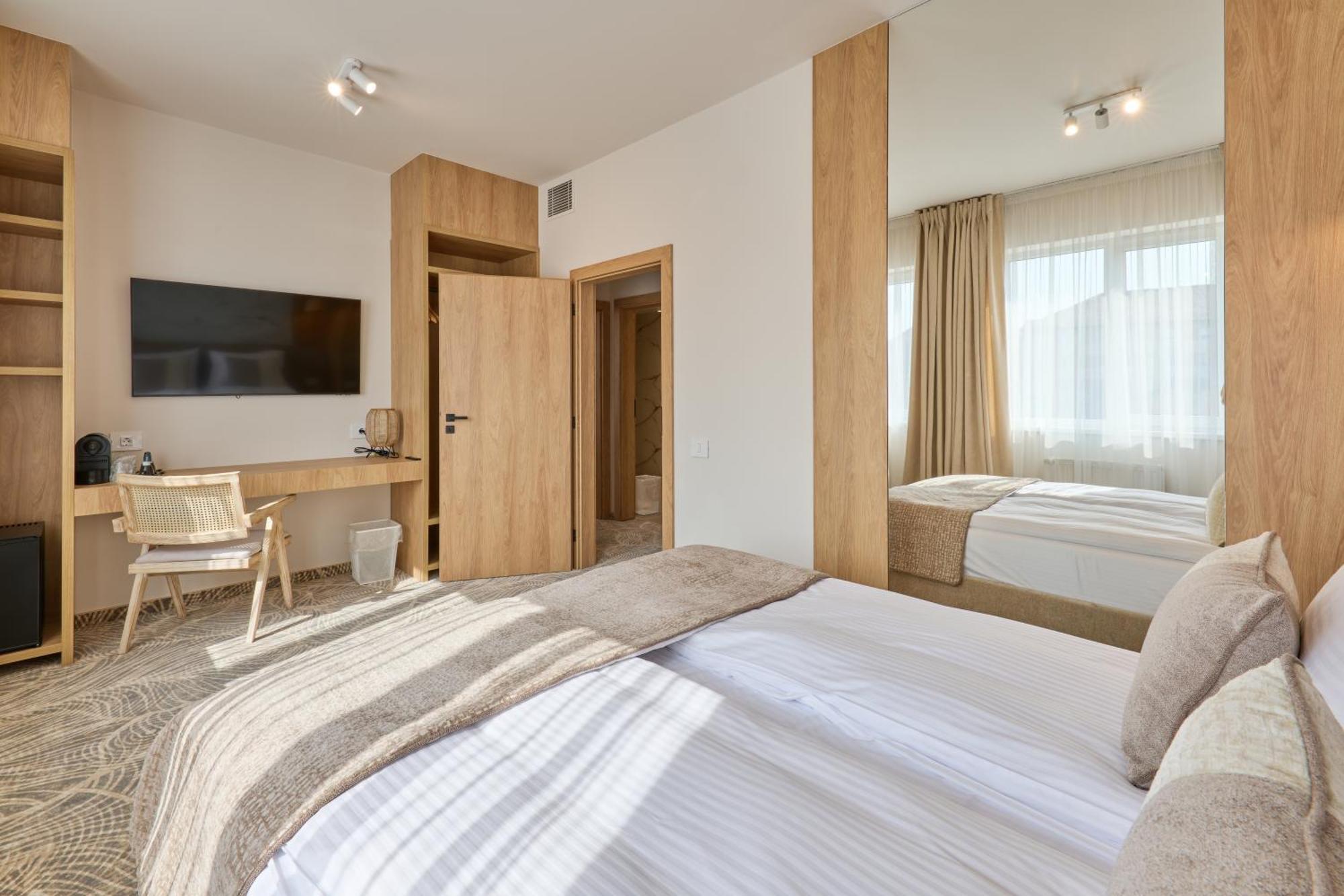 Hotel Serenity 蒂米什瓦拉 外观 照片