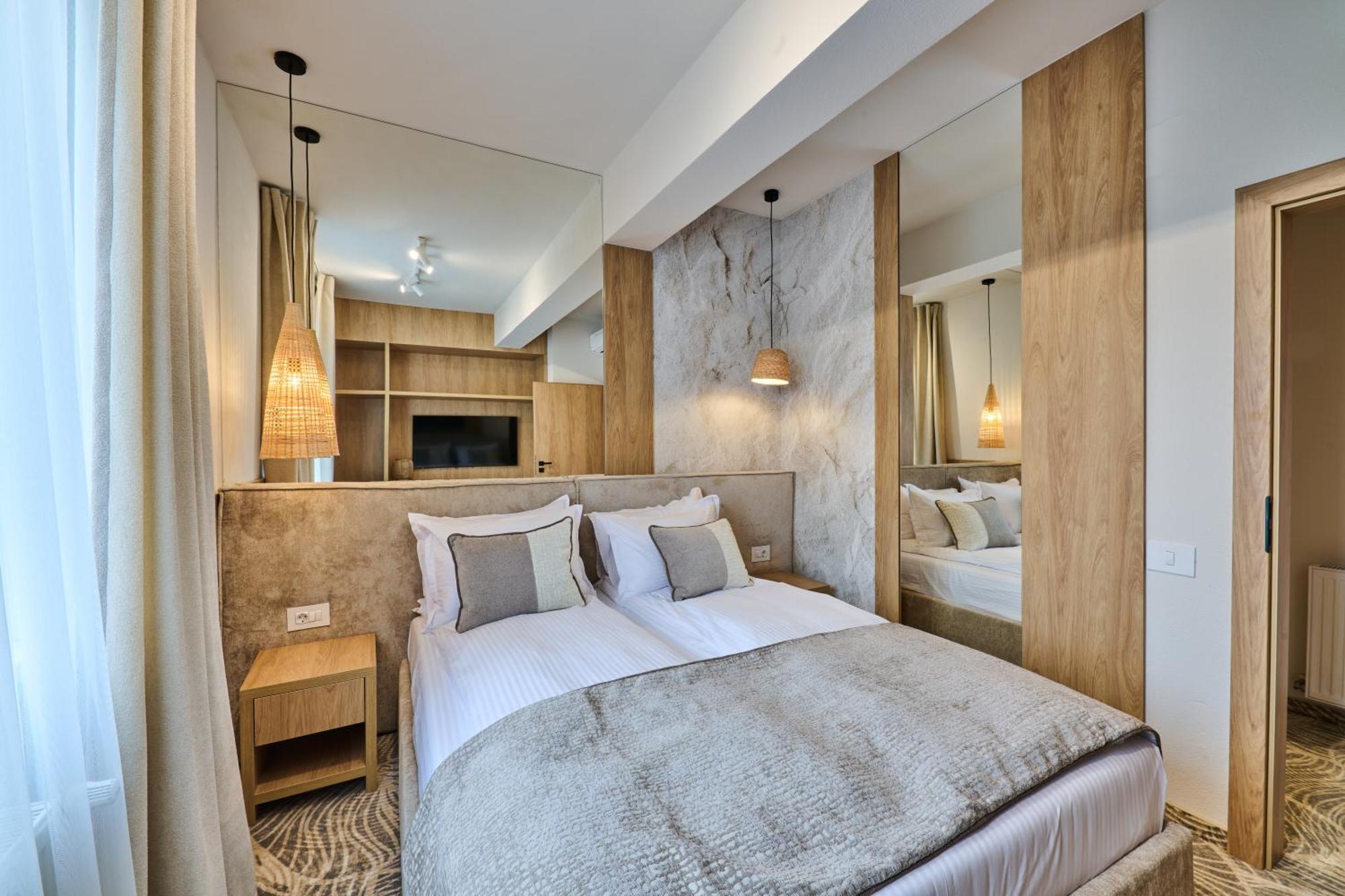 Hotel Serenity 蒂米什瓦拉 外观 照片