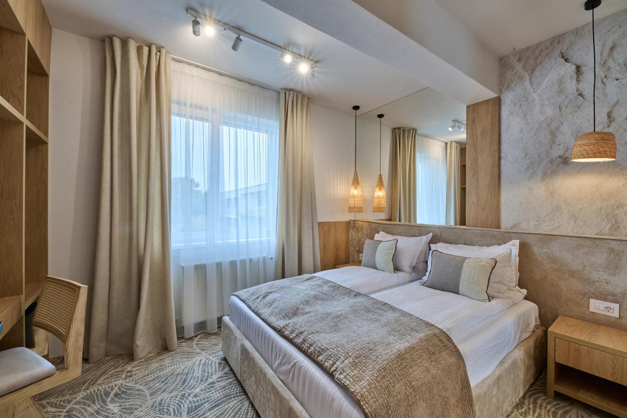 Hotel Serenity 蒂米什瓦拉 外观 照片