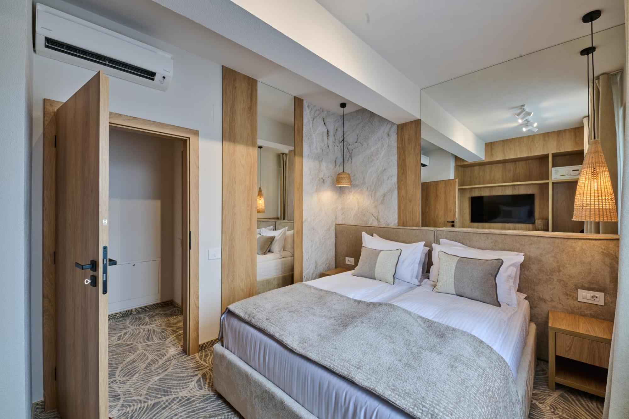 Hotel Serenity 蒂米什瓦拉 外观 照片