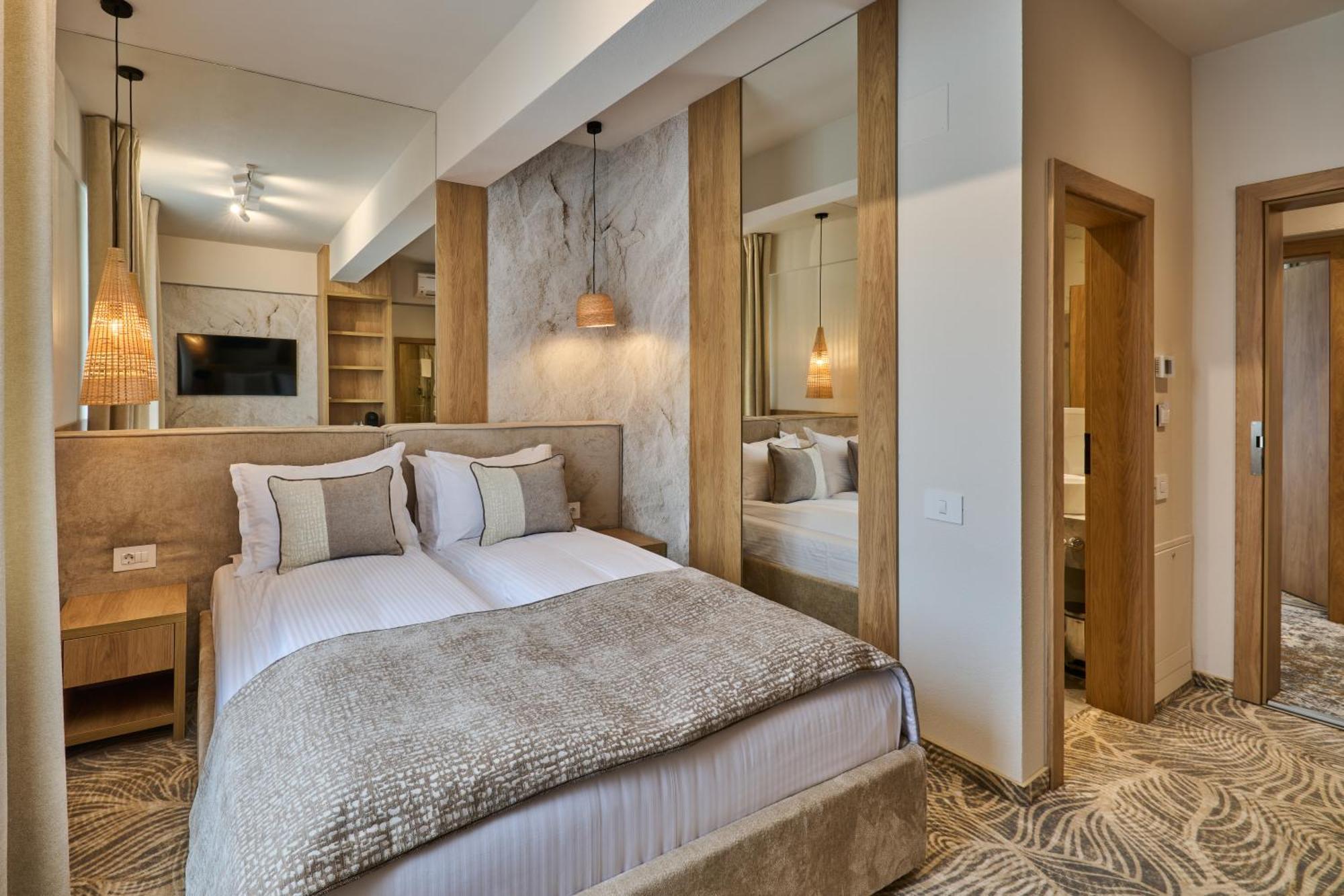 Hotel Serenity 蒂米什瓦拉 外观 照片