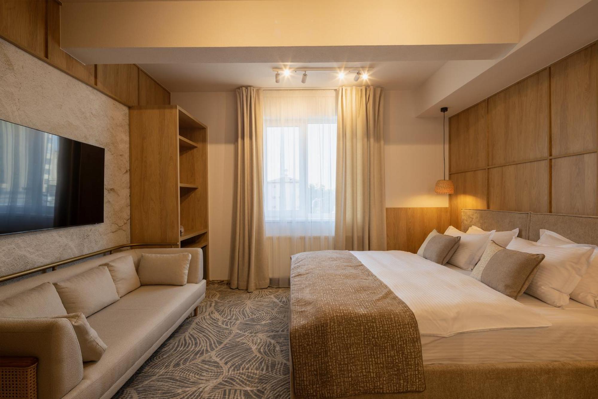 Hotel Serenity 蒂米什瓦拉 外观 照片