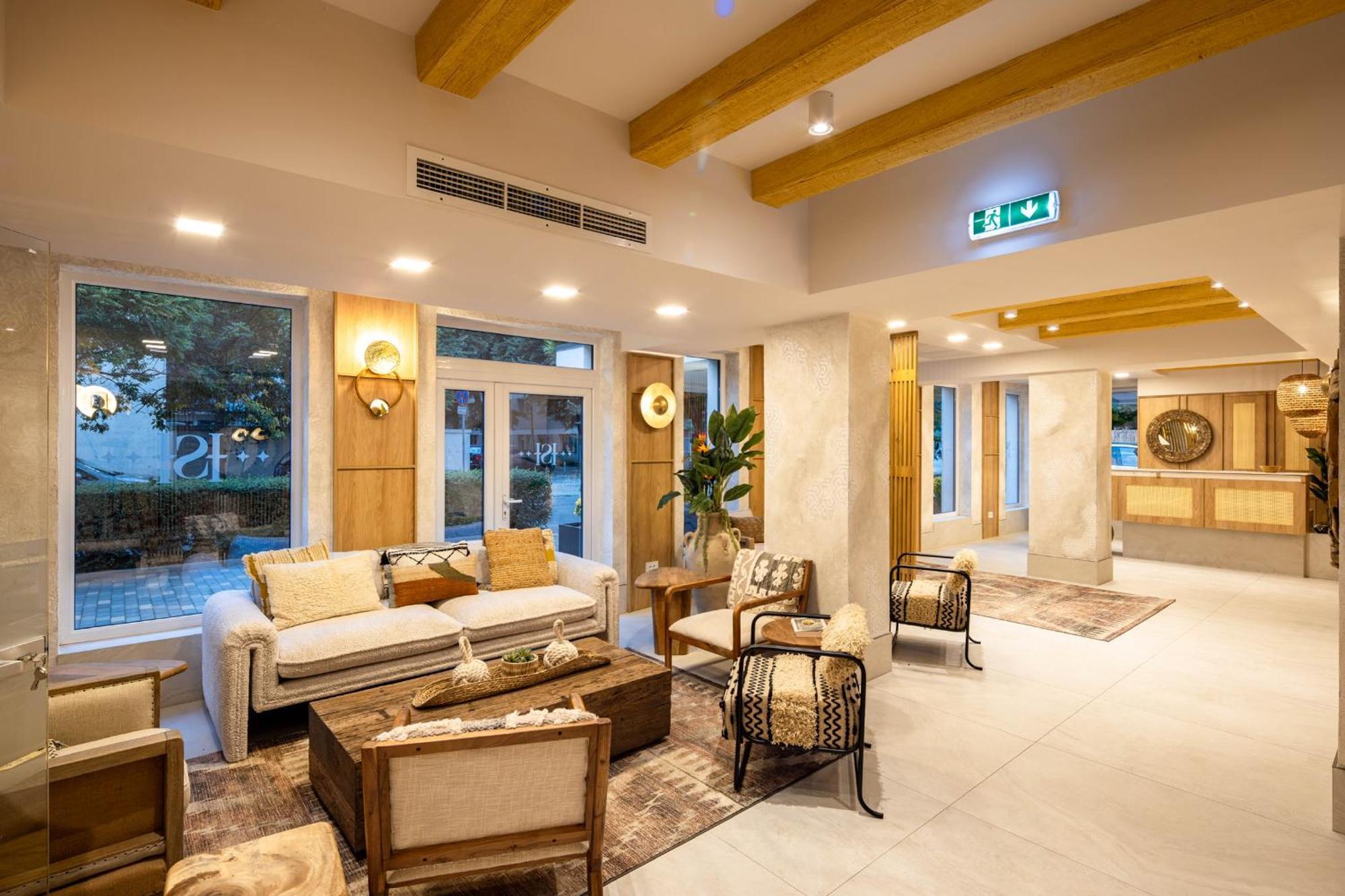 Hotel Serenity 蒂米什瓦拉 外观 照片