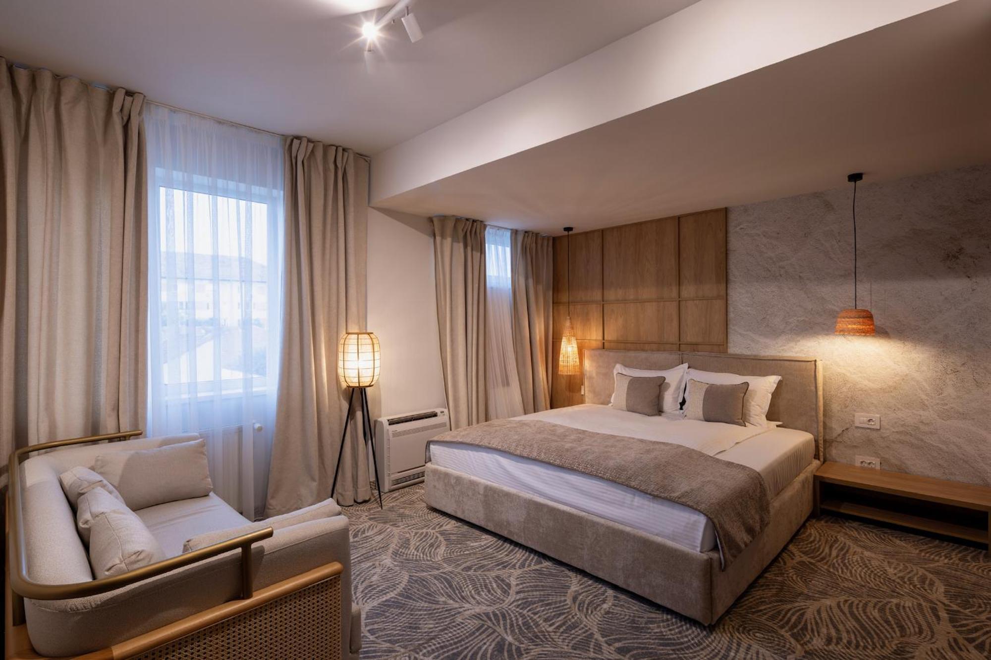 Hotel Serenity 蒂米什瓦拉 外观 照片